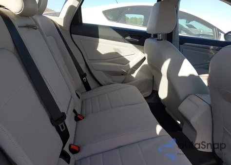 2024 Volkswagen Jetta 1.5T Se z USA, uszkodzony, nr VIN 3VW7M7BUXRM095878